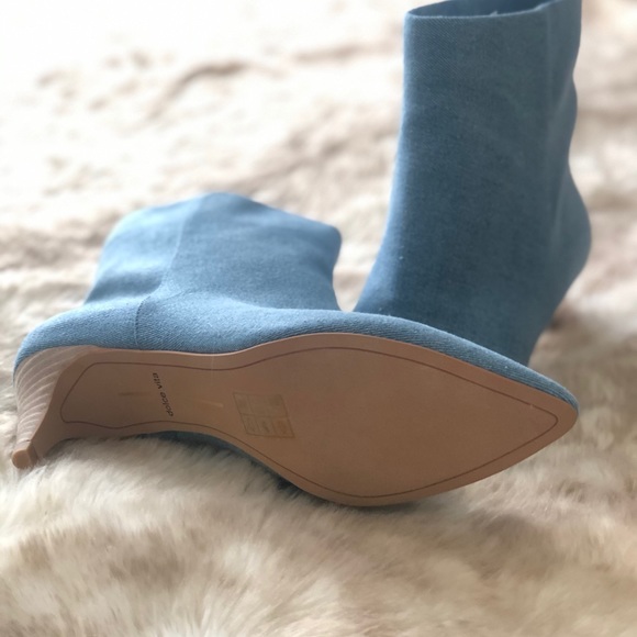 Unworn & new Dolce Vita kitten heeled booties - Picture 2 of 6